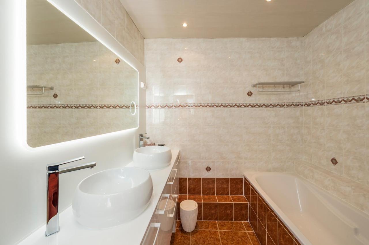 Suites Mana - Le Manaloft, Chic Et Moderne Avec Salle Privee De Fitness En Plein Centre-Ville De Rethel Eksteriør bilde